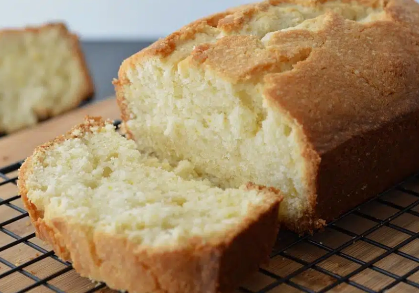 moist eggless cake