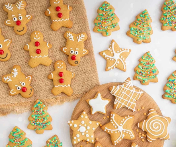 Ultimate Guide to Christmas Gingerbread Cookies: Recipes, Decorating & Tips