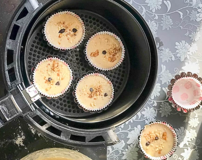 Air Fryer Baking: Complete Guide for Cakes, Cookies & More