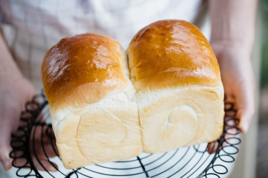 The Ultimate Guide to Soft and Fluffy Bread: Science and Secrets