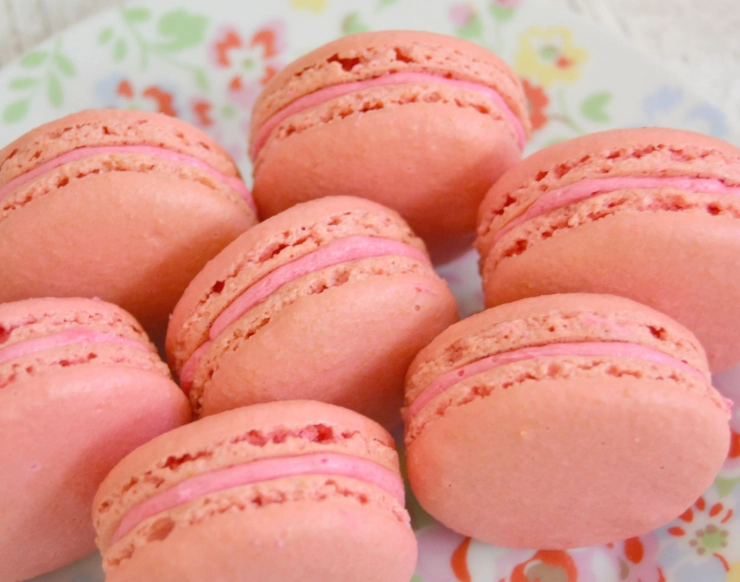 why are macarons hard to make