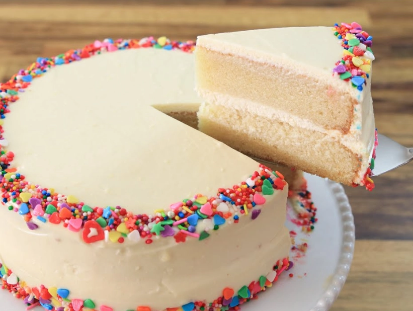 How to Jazz Up a Birthday Cake: 10 Creative Decorating Ideas