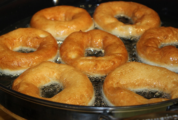 Baked vs Fried Doughnuts: Which Method is Actually Better?