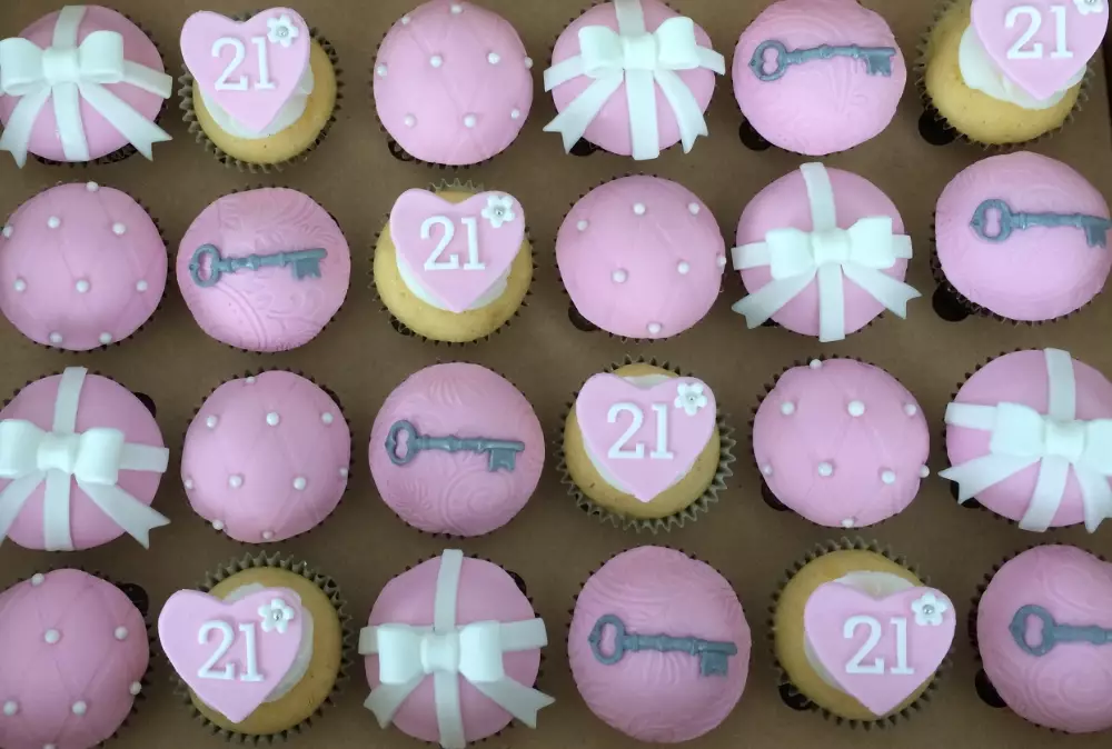 cupcake decorating party