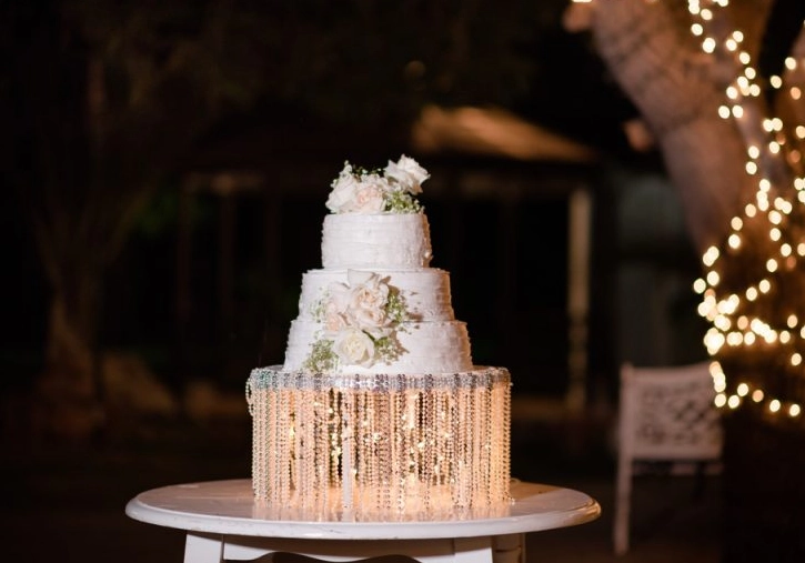 wedding cake delivery tip